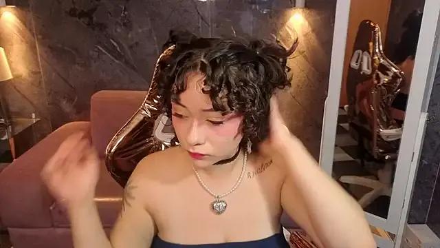 Sunny2_b from StripChat