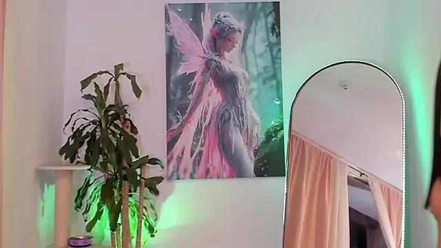 Susi_and_aquaria from StripChat is Freechat