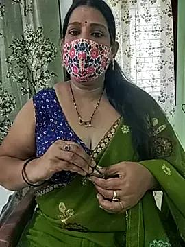 sutari84 from StripChat is Freechat