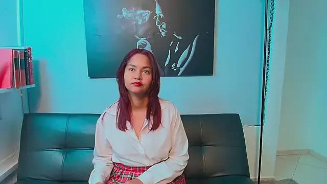 Sweeet_juicy from StripChat