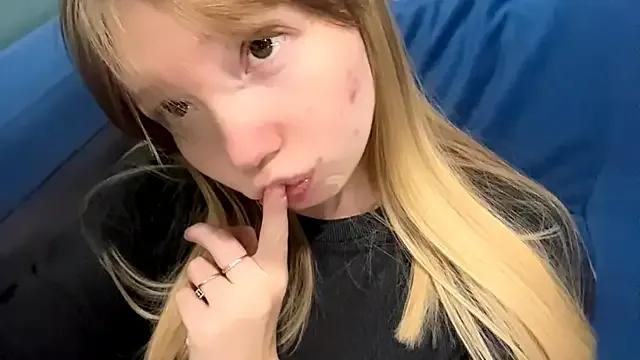 Sweet_horizon from StripChat is Freechat
