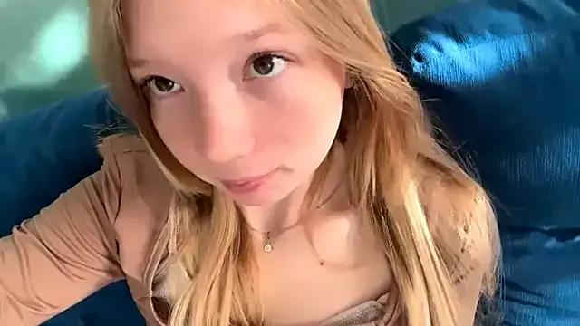 Sweet_horizon from StripChat is Freechat