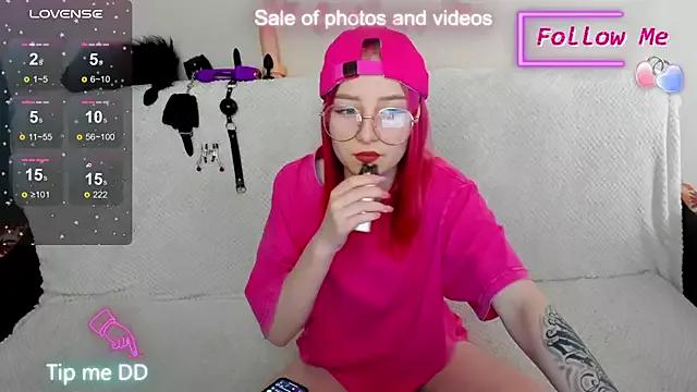 Sweet_little_Susie from StripChat
