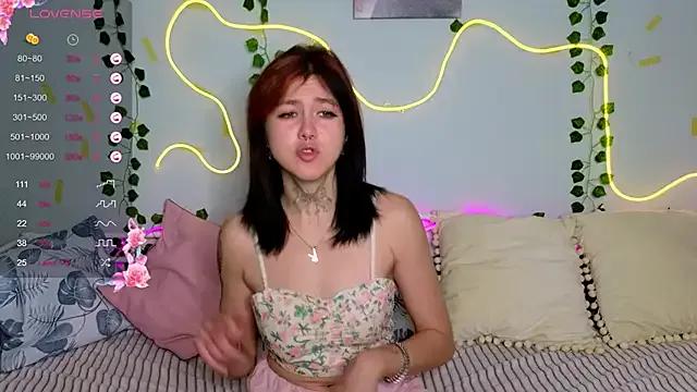 sweet_miami from StripChat is Freechat
