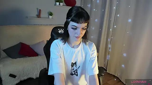 Sweet_Paradox from StripChat is Freechat