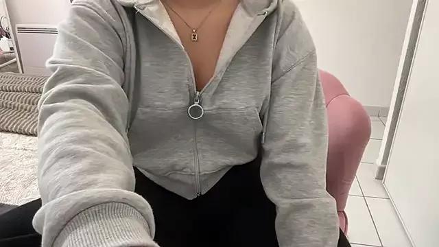 SweetArabic from StripChat