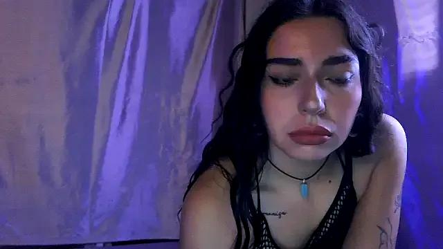 sweetbrunette22 from StripChat is Freechat