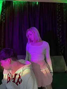 sweetdreamers from StripChat