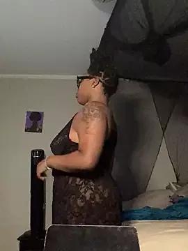 SweetHoneyBunz from StripChat