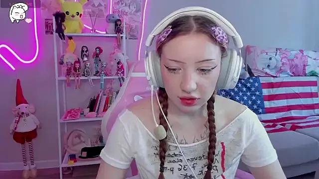 SweetieMollyy from StripChat is Freechat