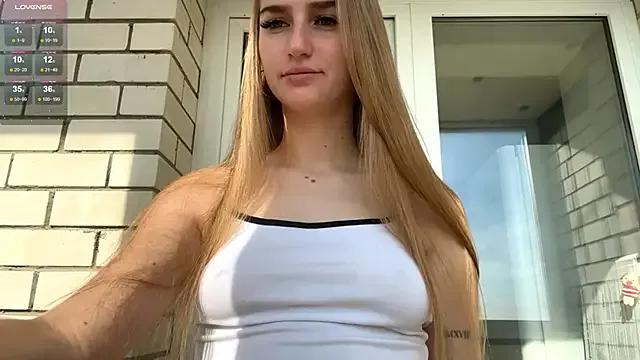 SweetJinny88 from StripChat is Freechat