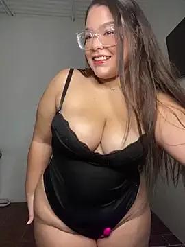 SweetKitty- from StripChat is Freechat