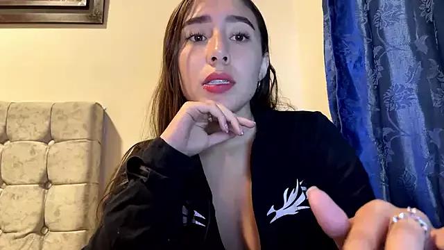 SweetMaddiee_ from StripChat is Freechat