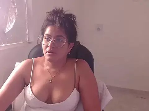 sweettmiah on StripChat 