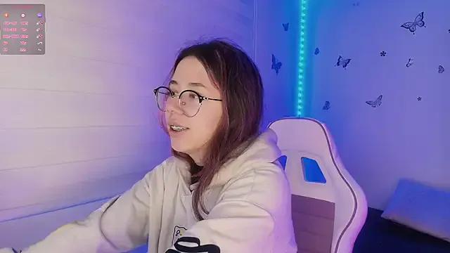 sweettvera from StripChat is Freechat