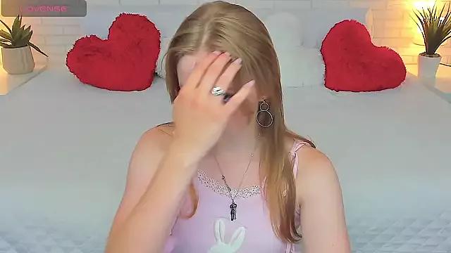 SweetyMolly from StripChat