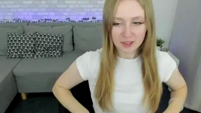 SweetyMolly from StripChat