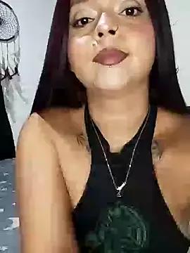 Taffy-Emma_love from StripChat is Freechat
