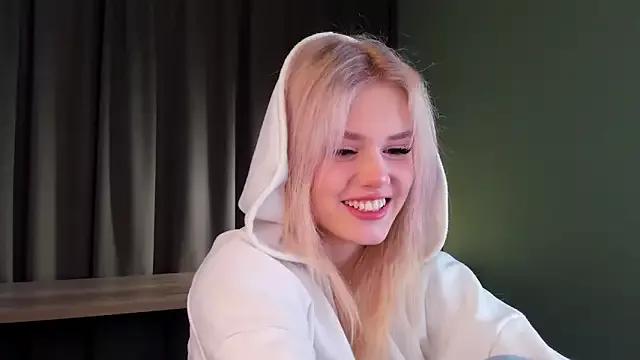 TaiteBach from StripChat