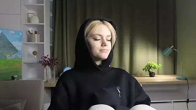 TaiteBach from StripChat
