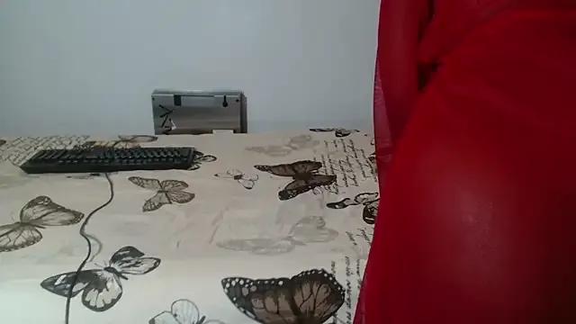 TALLHORNYBEAR from StripChat is Freechat