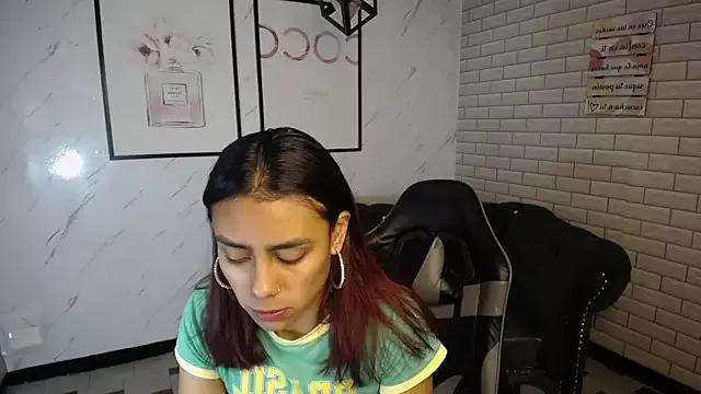 Tamarafox_v_ from StripChat is Freechat