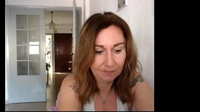 TamaraSweetxo from StripChat is Freechat