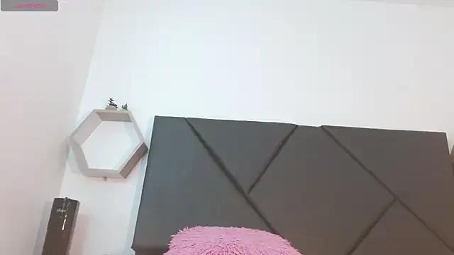 Tammy__badgirl from StripChat is Freechat