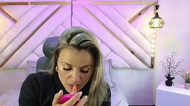 tammyandradee from StripChat is Freechat