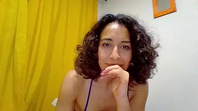 Tanniaa_Marquez from StripChat is Freechat