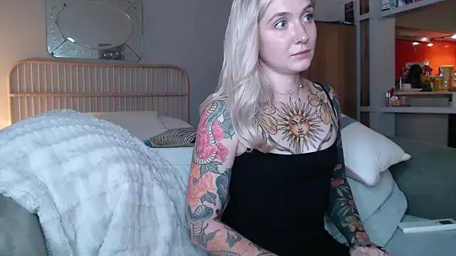 tattoobbgirl from StripChat