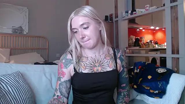 tattoobbgirl from StripChat