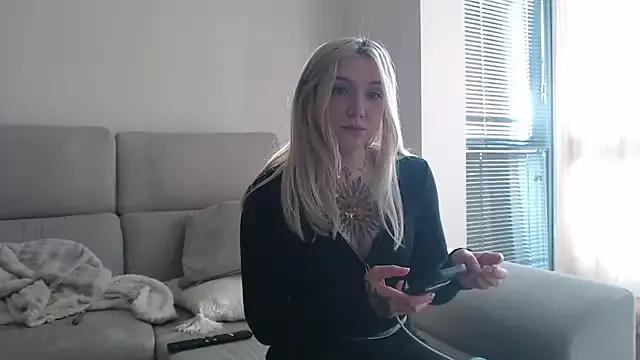 tattoobbgirl from StripChat