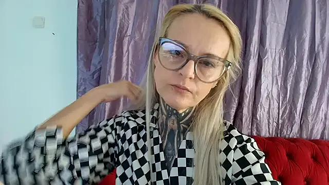 TattooTemptress from StripChat is Freechat