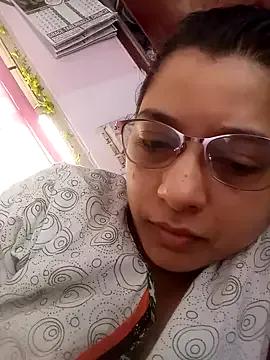 Thanusi_2 from StripChat