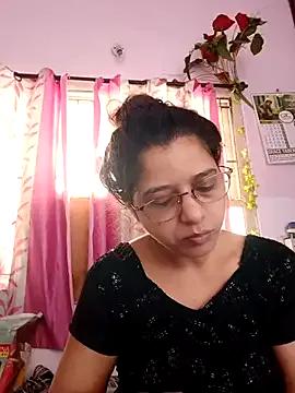 Thanusi_2 from StripChat