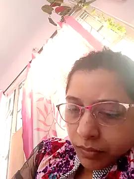 Thanusi_2 from StripChat