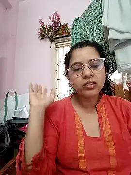 Thanusi_2 from StripChat