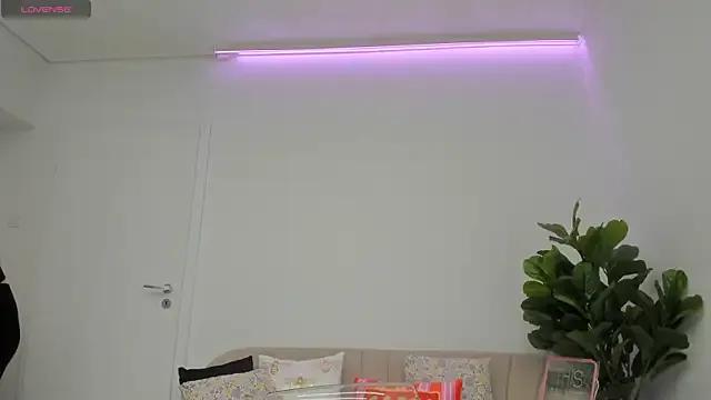 TiaBelle from StripChat is Freechat