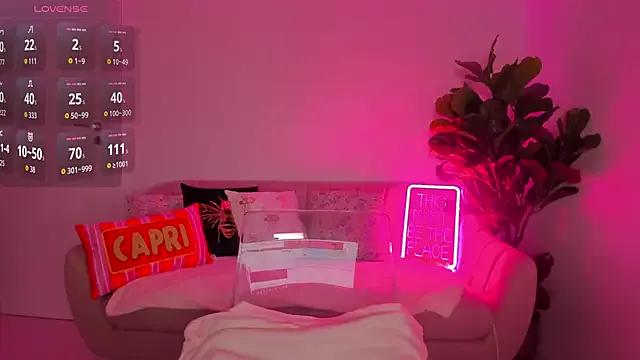 TiaBelle from StripChat is Freechat