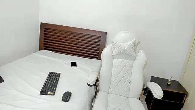 tifanymonroe from StripChat is Freechat