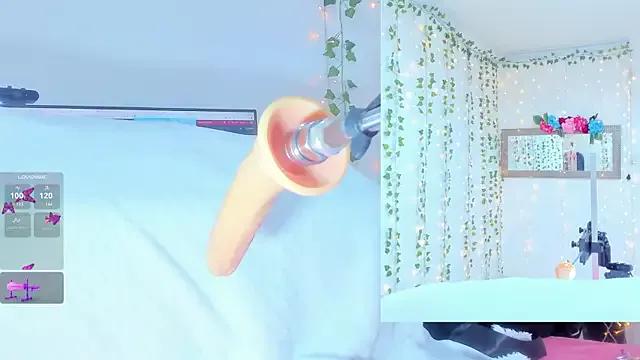 Tiffanny_Love_ from StripChat is Freechat