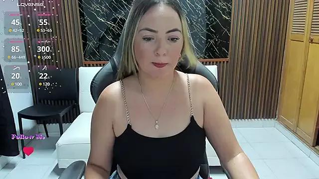 tiffany_27 from StripChat