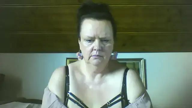 TiffanyMature from StripChat is Freechat