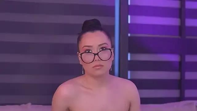 TiffanyVoss from StripChat is Freechat