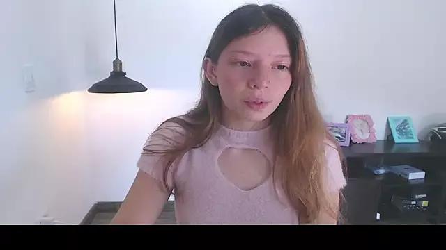 Tiiana from StripChat is Freechat