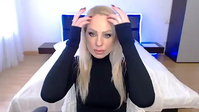 Tina_Shines from StripChat is Freechat