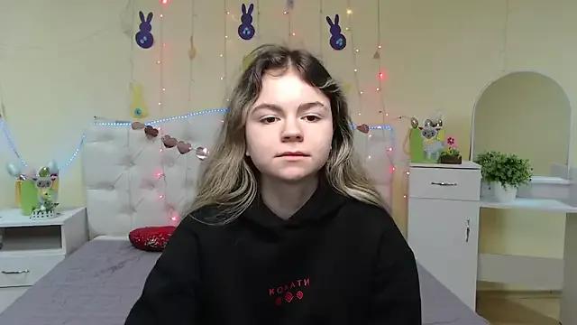 TinaRedly from StripChat is Freechat