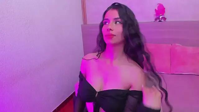 Tinny_floor on StripChat 