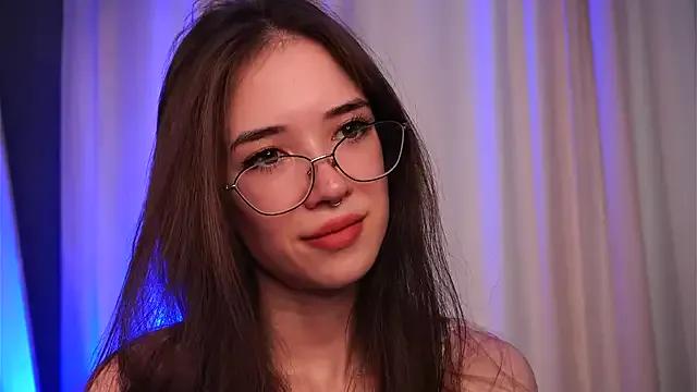 tinyanie from StripChat is Freechat